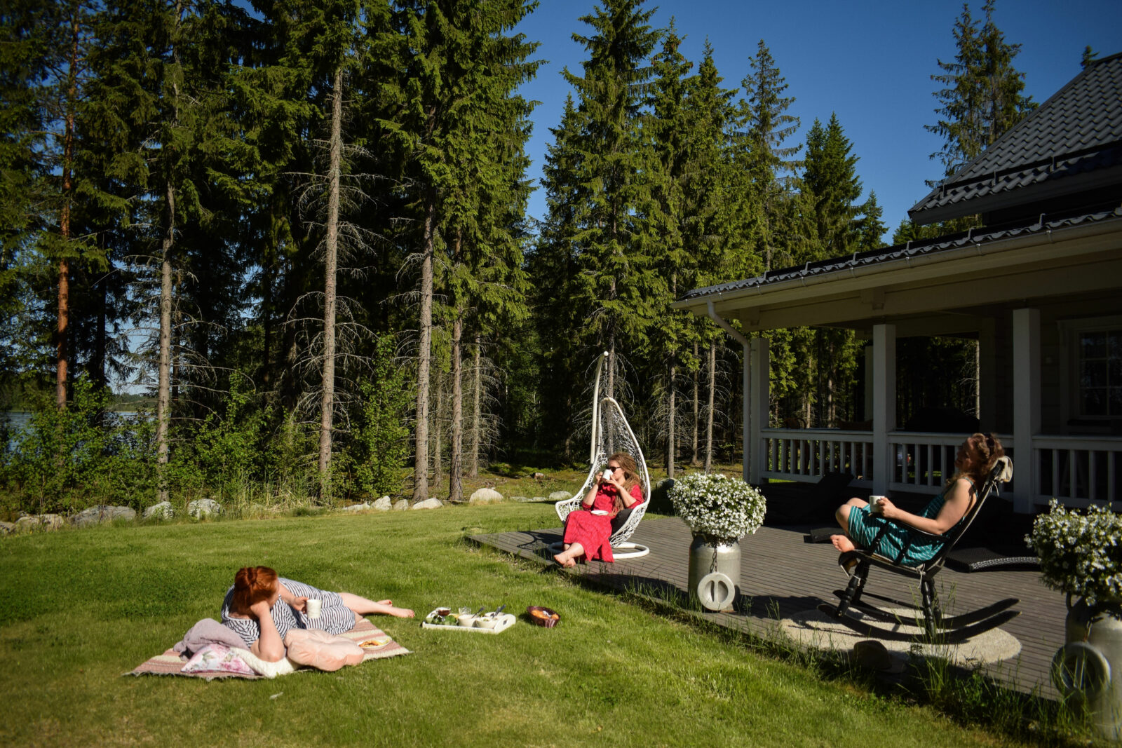 Tyssinniemi villa and Helmi lakeside sauna